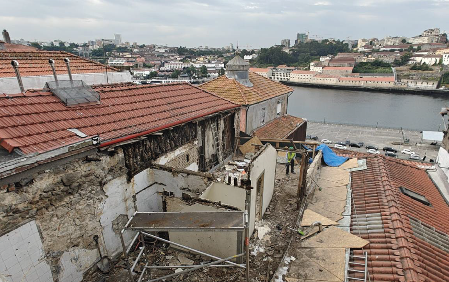 Reabilitação do edifício histórico na Rua Tomás Gonzaga 43/45, Porto